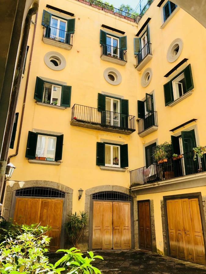 Guest house Rota House - Apartment In Santa Chiara, The Heart Of Naples 3*