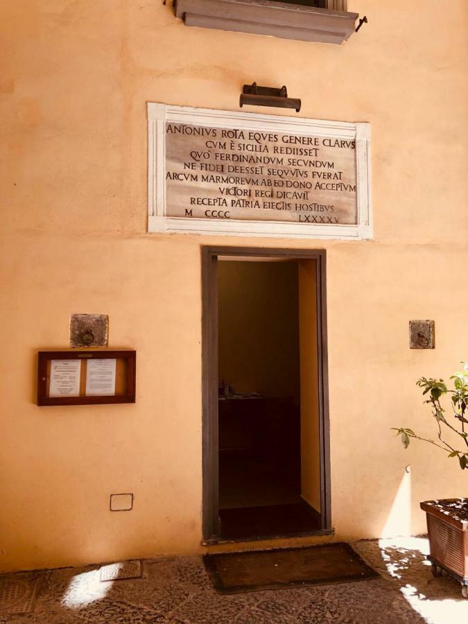 Rota House - Apartment In Santa Chiara, The Heart Of Naples Naples